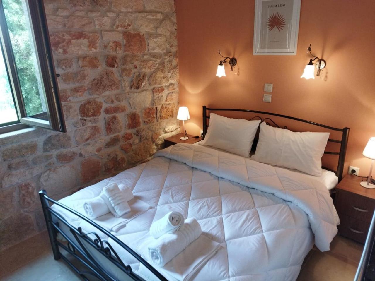Stone Made Private Pool Villas Kриопиги Екстериор снимка